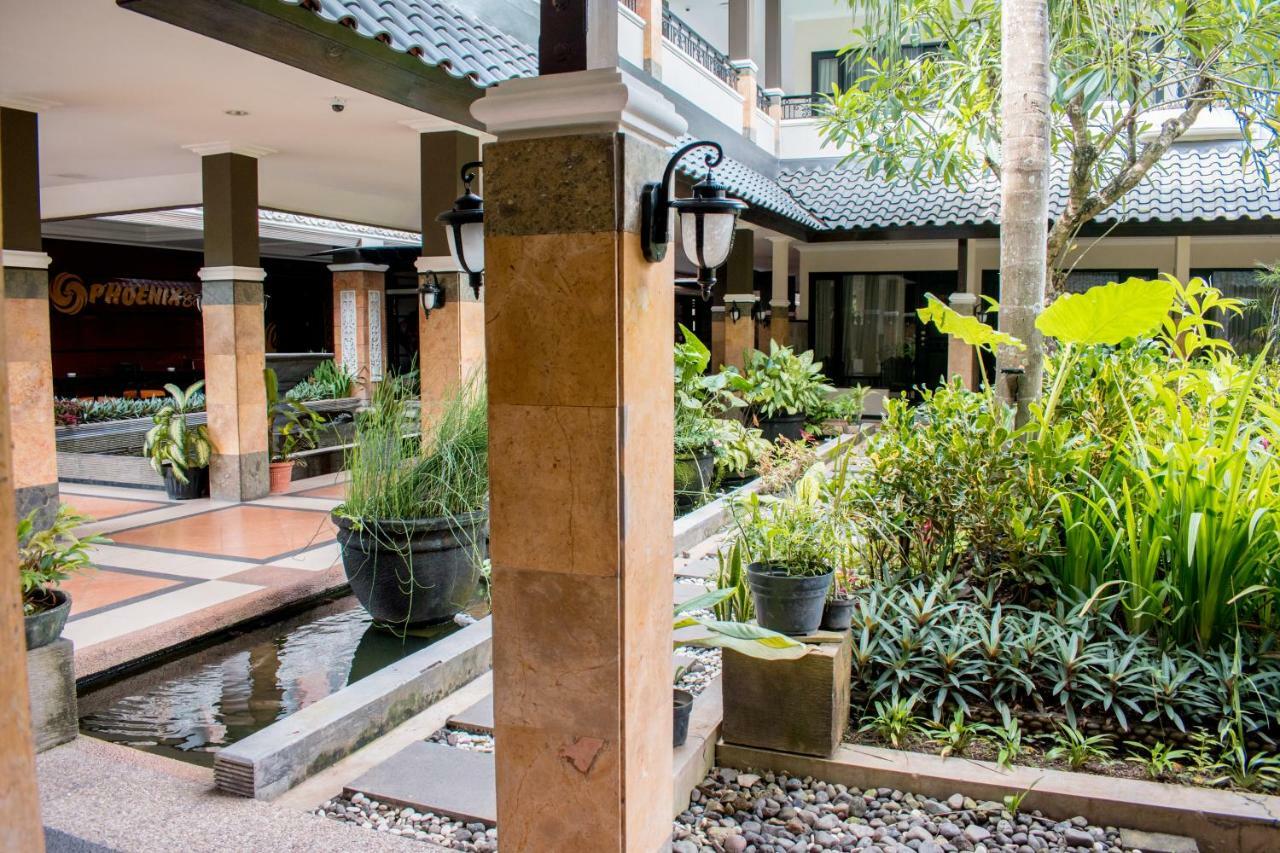 Luminor Hotel Jember By Wh Exterior photo